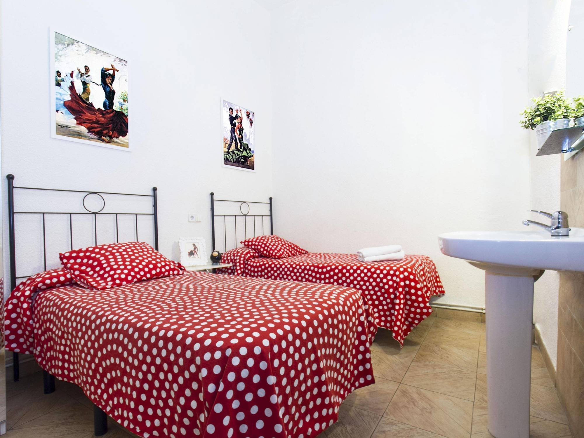 Hostal Bahia Madryt Zewnętrze zdjęcie